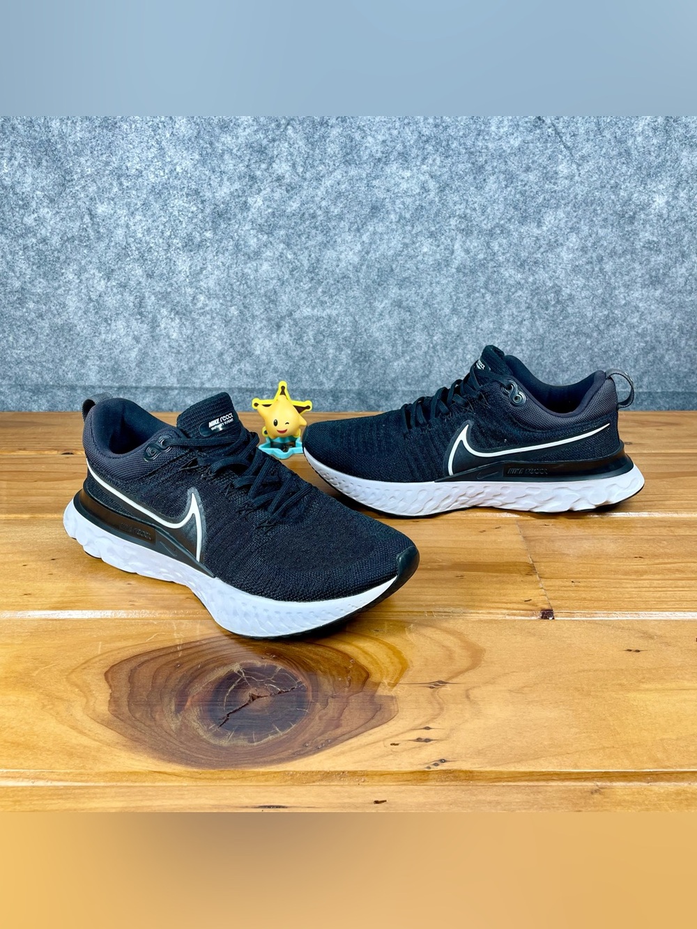 Nike React Infinity Run Flyknit 2 Womens 9.5 Black White Run Shoes CT2423-002
